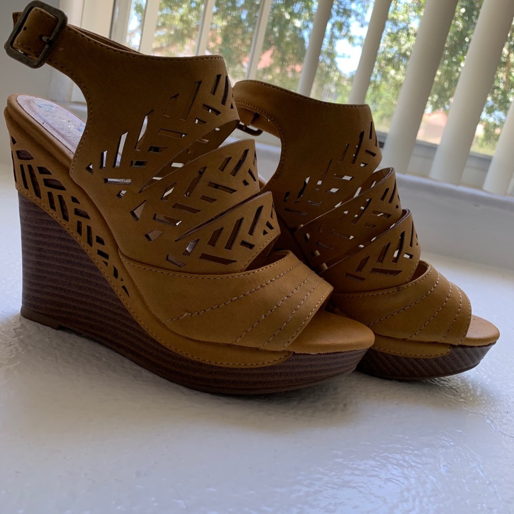 Mustard wedge sandals